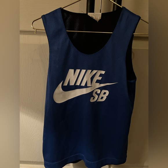 NIKE REVERSIBLE BASKETBALL JERSEY UNISEX FOR KIDS ROYAL BLUE OR BLACK SMALL - Picture 3 of 13